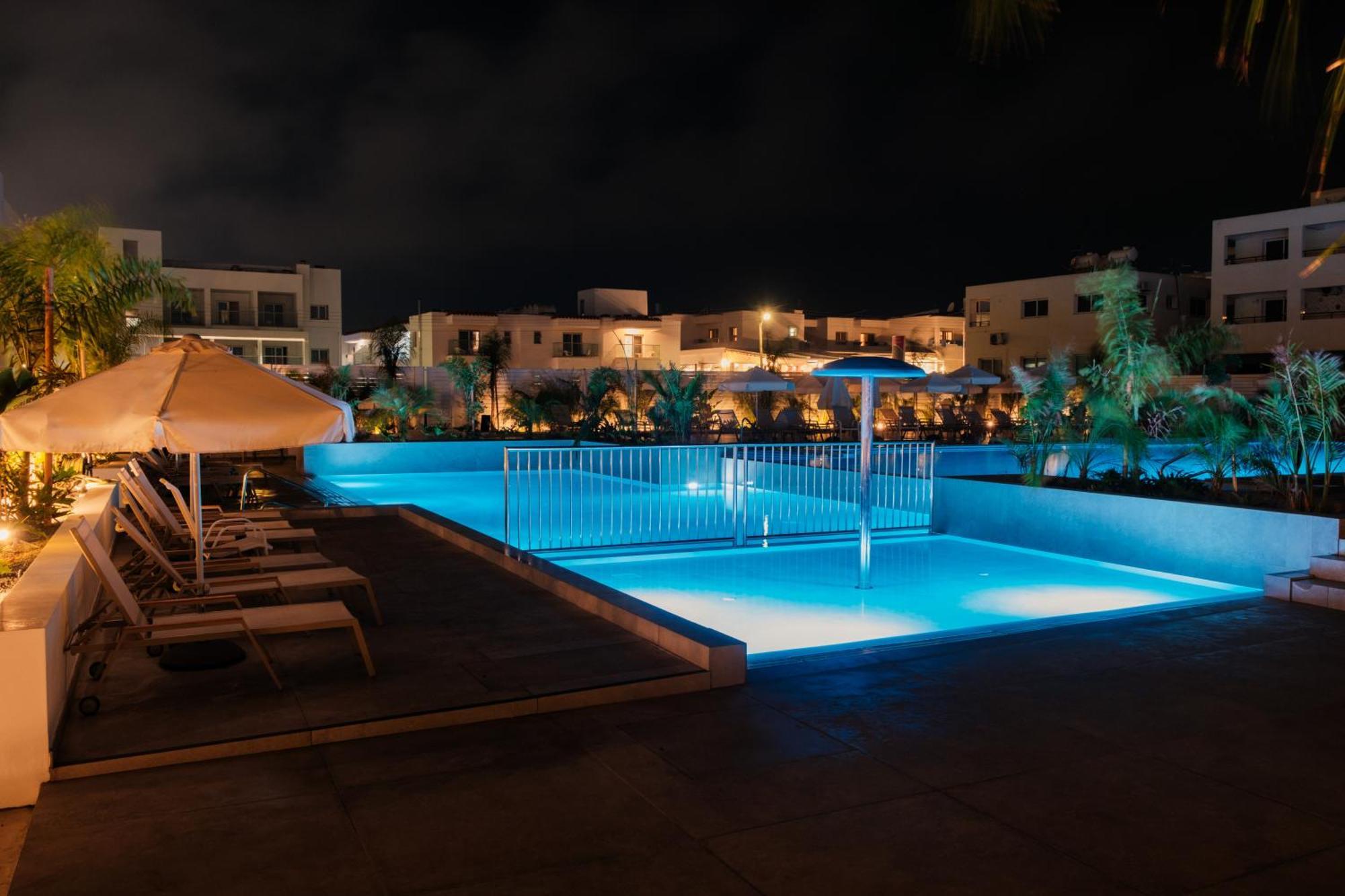 Abacus Suites Ayia Napa Bagian luar foto