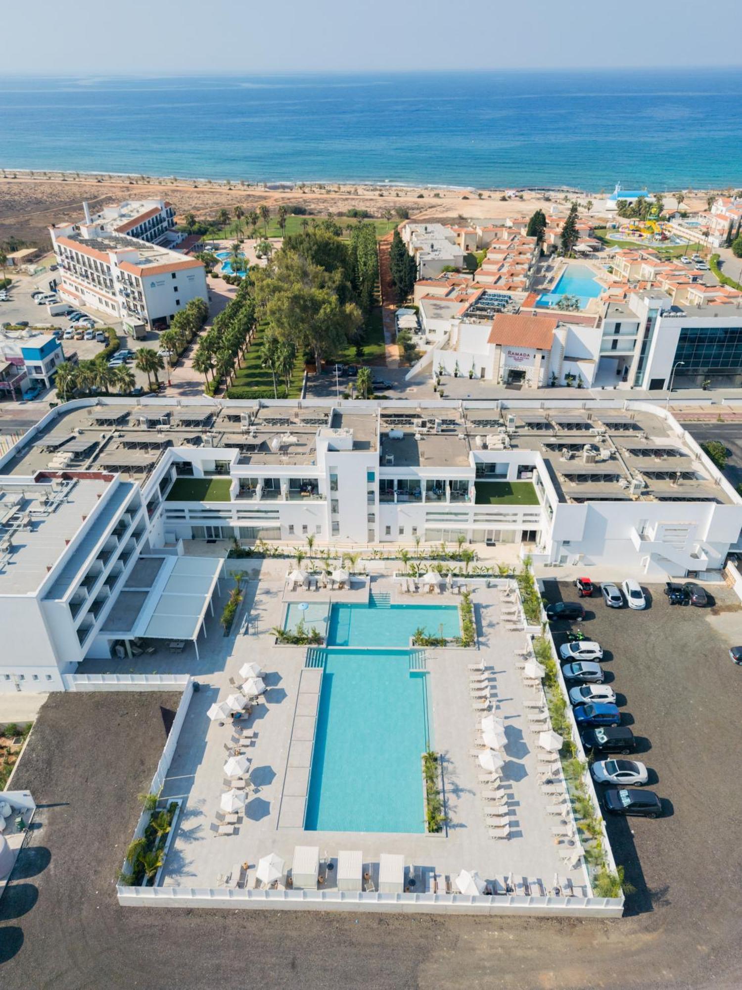 Abacus Suites Ayia Napa Bagian luar foto