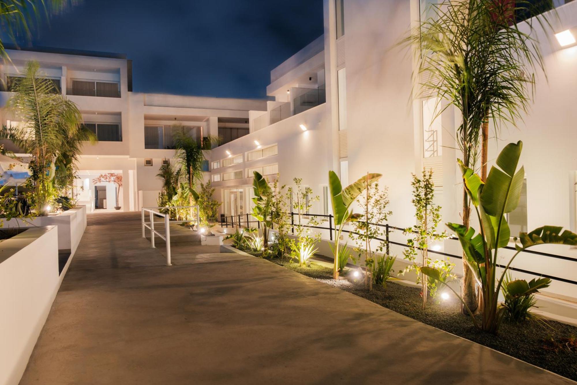 Abacus Suites Ayia Napa Bagian luar foto