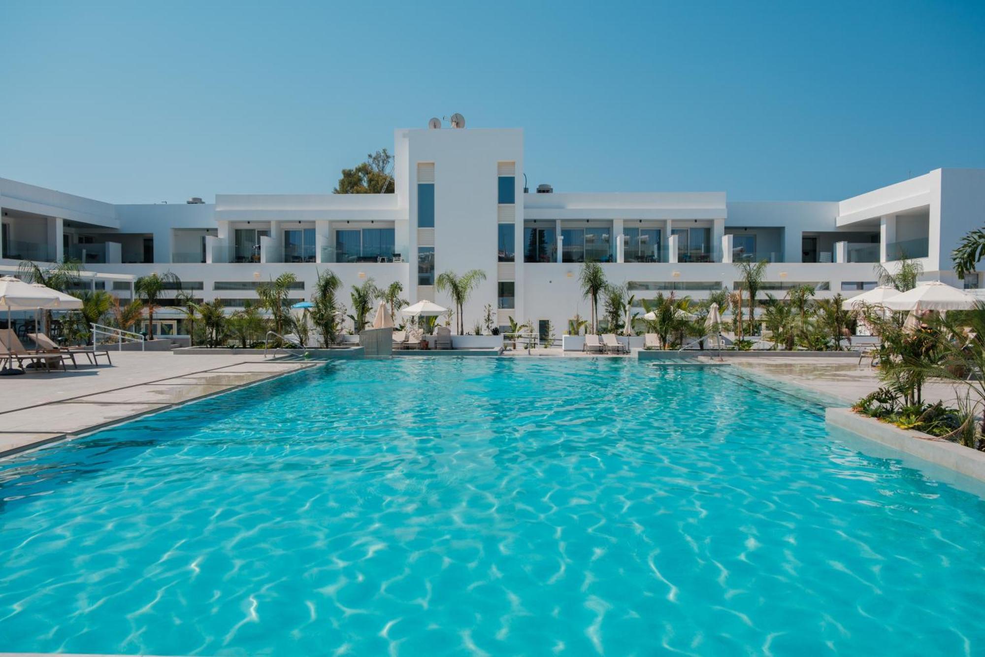 Abacus Suites Ayia Napa Bagian luar foto