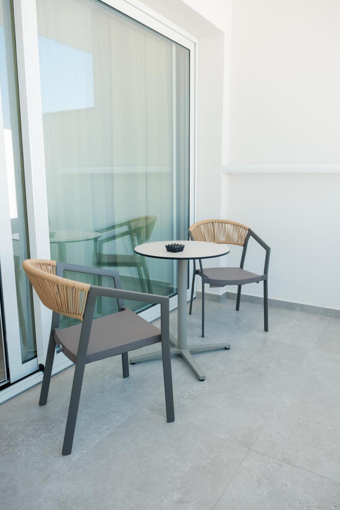 Abacus Suites Ayia Napa Bagian luar foto